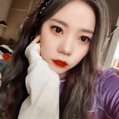 ·张紫宁·
是一生的违规女孩 