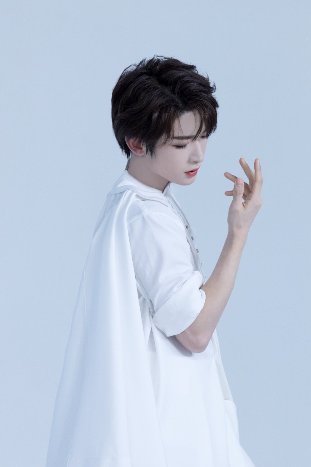 刘宇化身孤岛的鲸