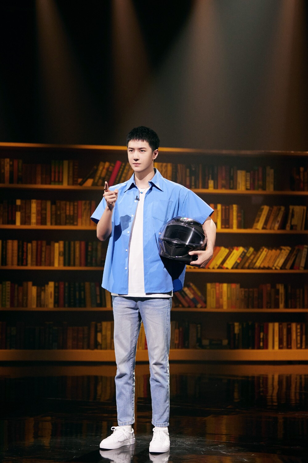 王一博
天天向上
毕业礼2021