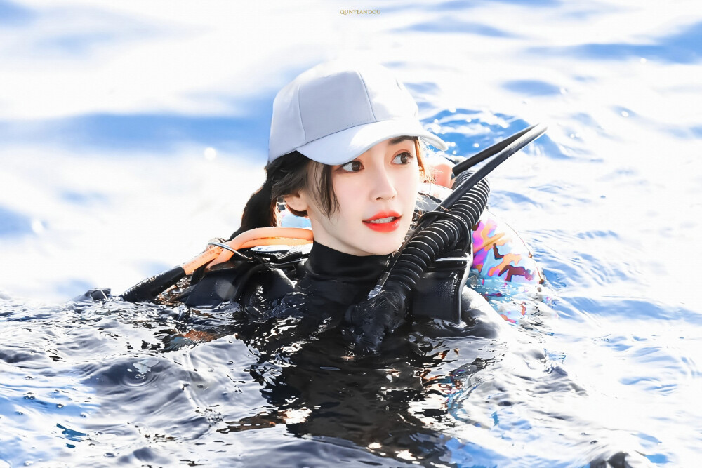 
· 夏日海风 angelababy
