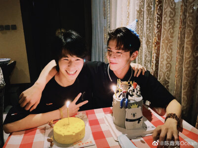 用鑫轩择 目前为止我嗑过最真的一对
“原来你一直都在他身边”