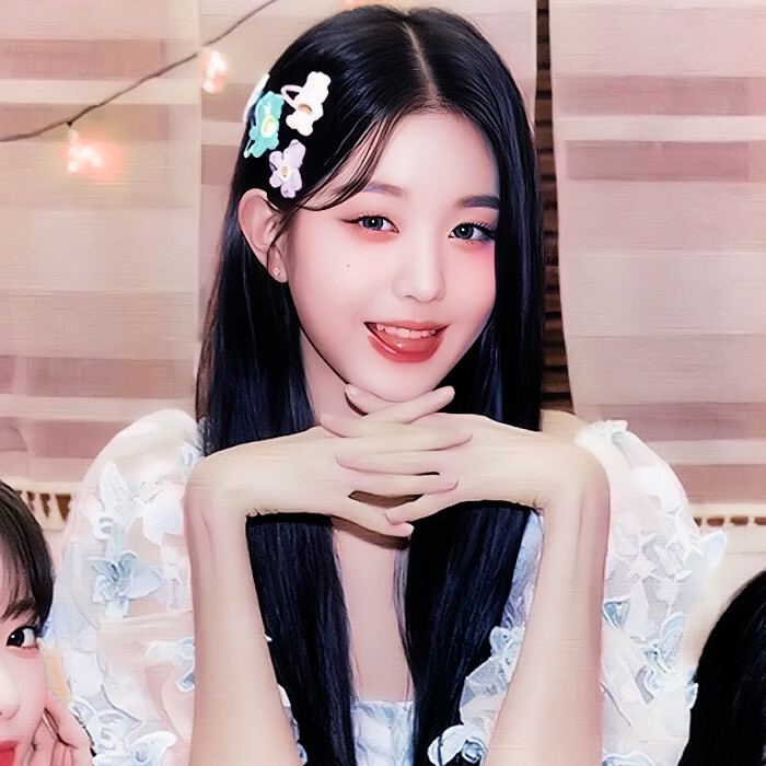 遇见你的那天，我就没想过要分开。
张元英套图