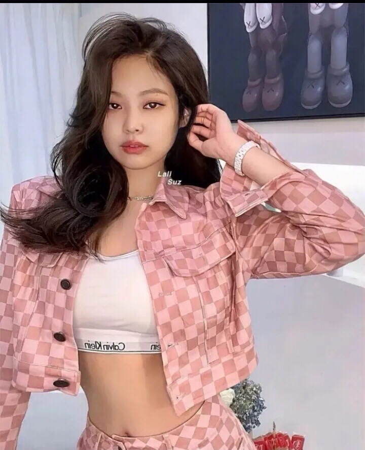 Jennie 人间香奈儿