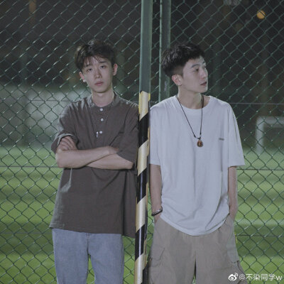 王不染（王磊）