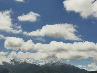 炎热的夏天还有雪山