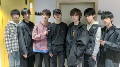 时代少年团壁纸，建议横屏食用