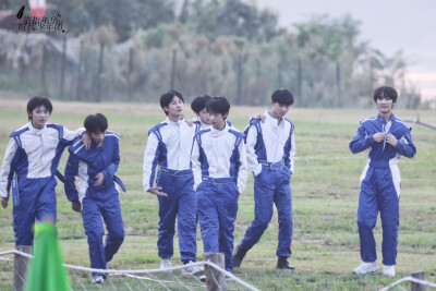 时代少年团壁纸，建议横屏食用