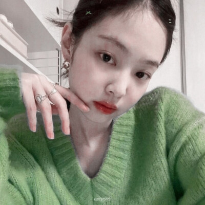 〇／Jennie*゜
“《花海》的每句歌词末尾都是ai.”