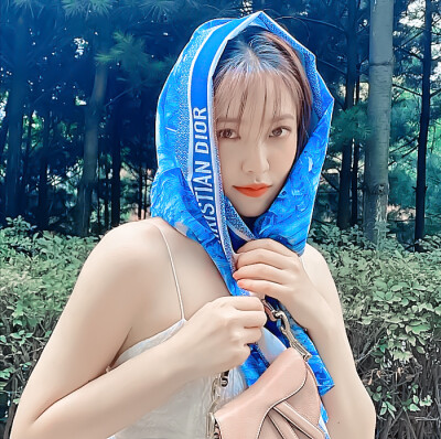 “要笑得开心喔”
苏粟粟/金艺琳