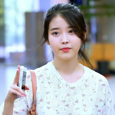 iu 李知恩