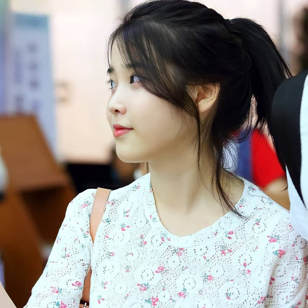 iu 李知恩