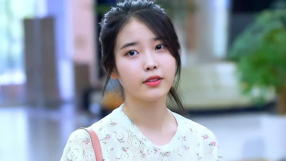 iu 李知恩