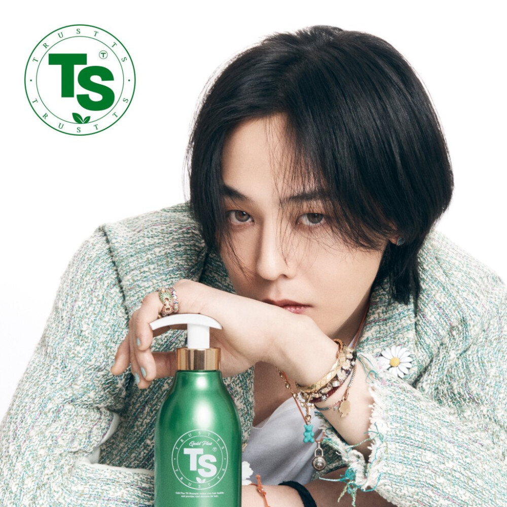 权志龙
最新 ts洗发水代言