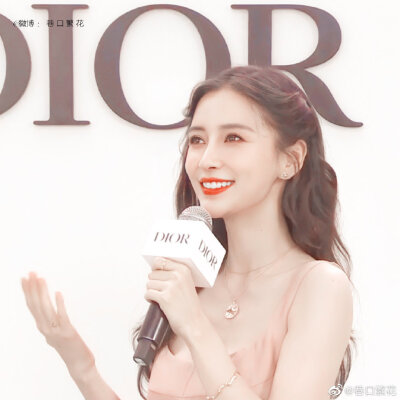 【侵权删】这里是Angelababy（杨颖）的美图啦~可甜可盐可飒你值得拥有哦！
我在豆蔻年华遇见你，想要陪你好多好多年。（图源很广，带水印，只是个人集baby美图）