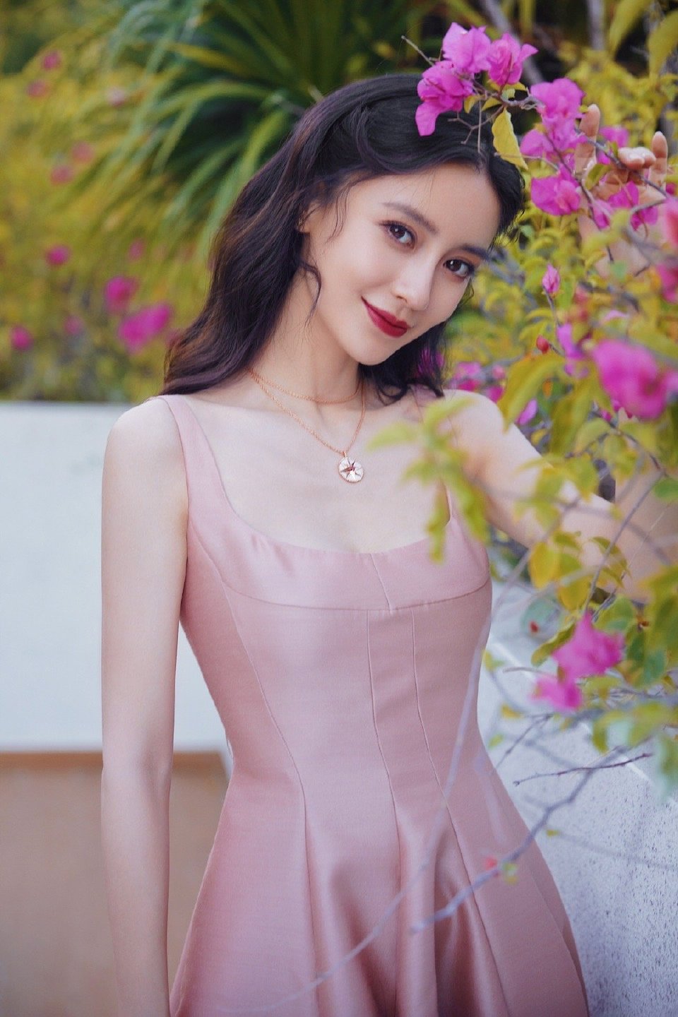 【侵权删】这里是Angelababy（杨颖）的美图啦~可甜可盐可飒你值得拥有哦！
我在豆蔻年华遇见你，想要陪你好多好多年。（图源很广，带水印，只是个人集baby美图）