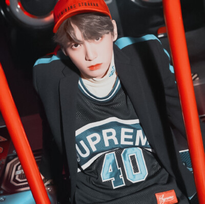 风在迷惘中吹来夏天 少年借微风成长
Jungkook／田柾国
©闵雨汐