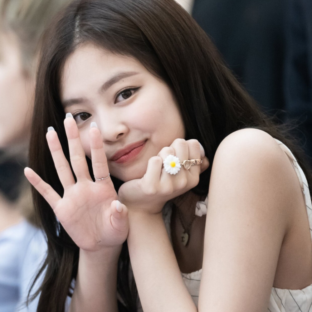 jennie
cr.g_magnifica