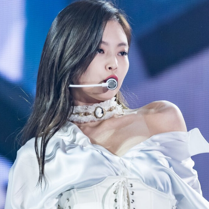 jennie
cr.g_magnifica