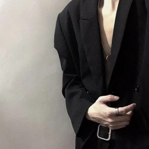 半身男头黑白优雅男模