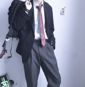 半身男头黑白灰男模优雅成熟