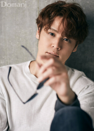 宫野真守 mamo
杂志另外几套图 依旧不全