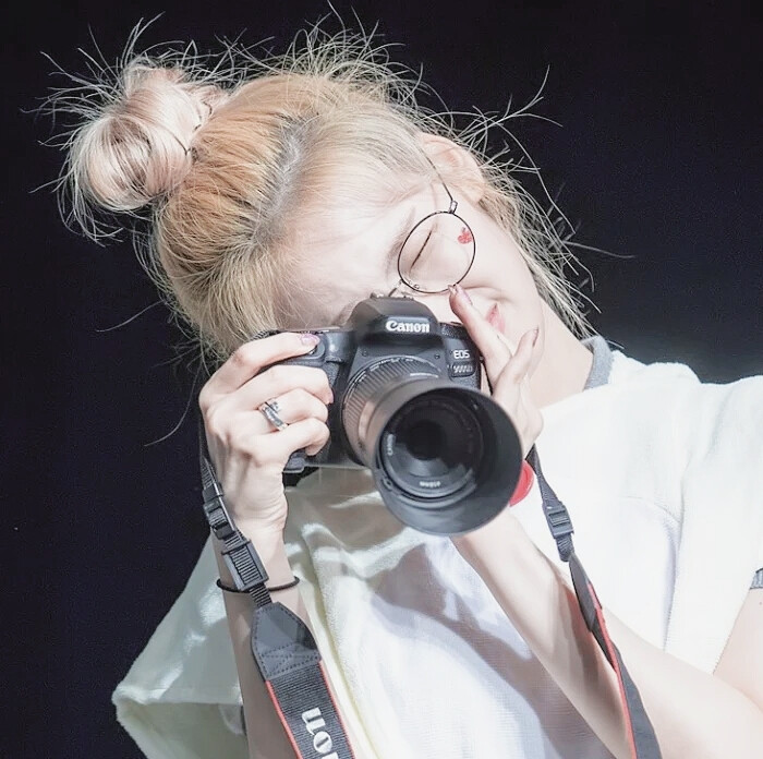 “少年感永远是十七岁穿着白衬衫的陈劲生”