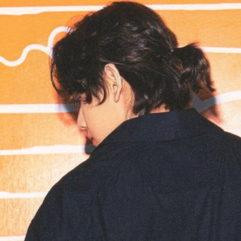 悄悄给你摸一下尾巴