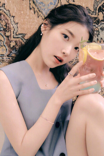 2021夏季画报 iu超美 清纯少女感十足！(IU X jestina)