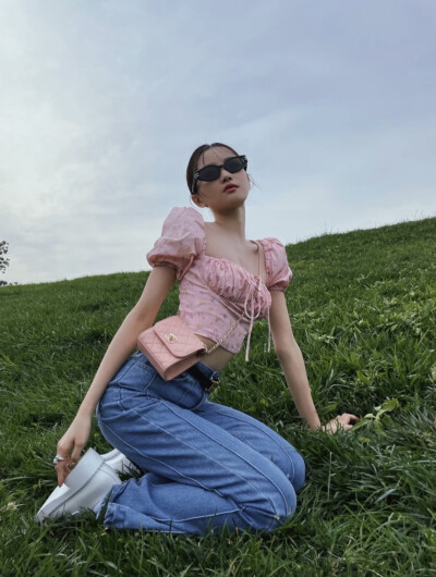 pose