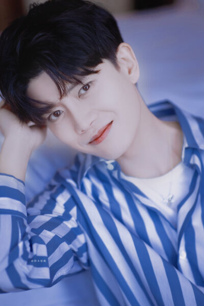 任嘉伦
cr.@·铃木初桃·