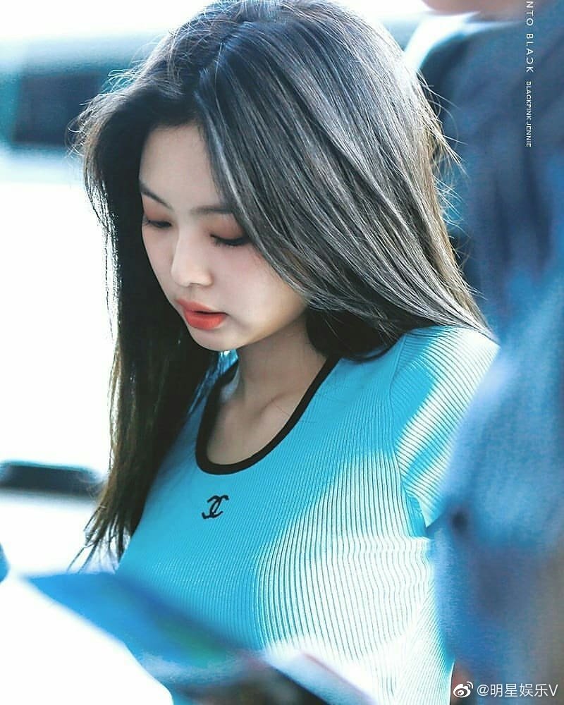 金智妮JENNIE