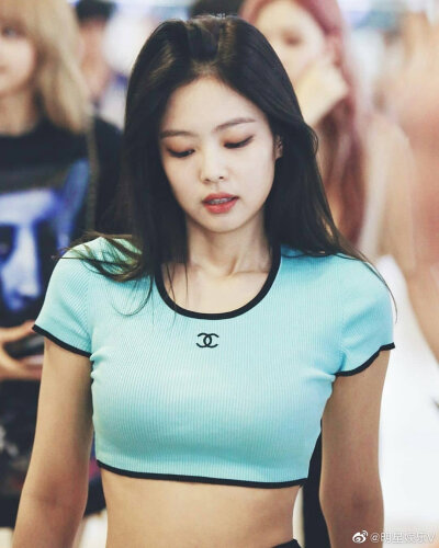 金智妮JENNIE