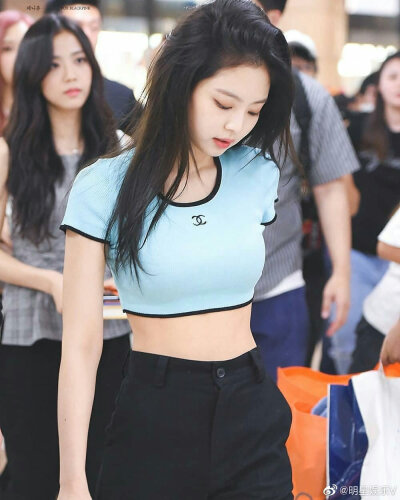 金智妮JENNIE