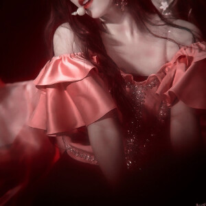 
    :悬 溺.

-名井南
原 dreamnara0324