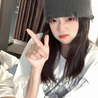  我从海上来 浪花满袖。