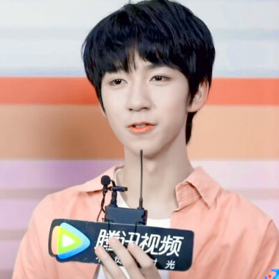  .贺峻霖
原截江时树.
