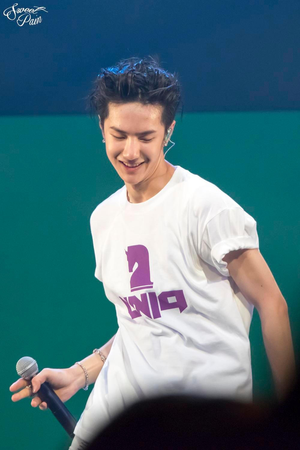 150719日本大阪showcaseuniq王一博crlogo