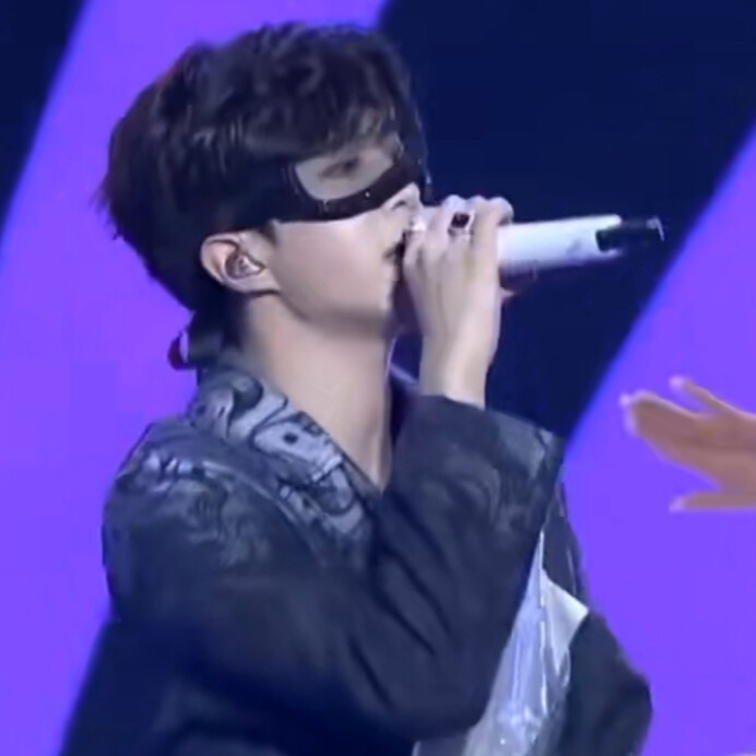 范丞丞可二改丨许柒言
改d