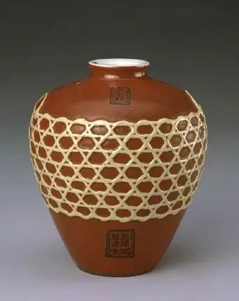 清道光红彩绳纹状元红酒坛通高15cm，口径4.8cm，底径6cm