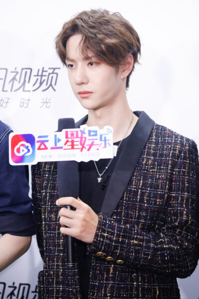 190712 天津见面会群访 @UNIQ-王一博 cr:logo ​​​