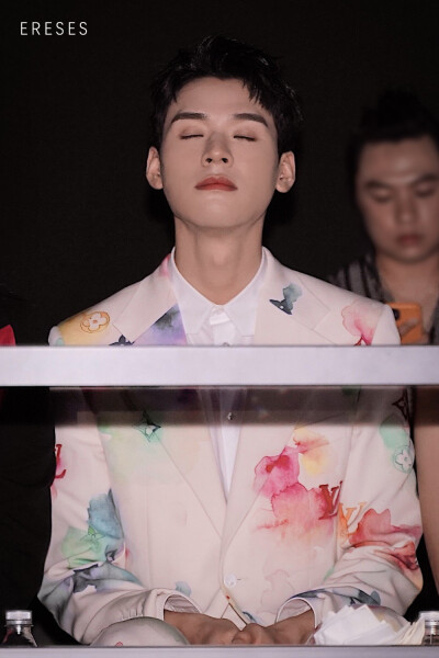 龚俊 / 俊俊就是人间水蜜桃！持靓行凶啊！
©二日二十二時