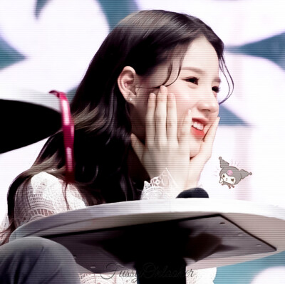 “别夸人家了啦，人家害羞了”
本月少女田姬振
©向辄