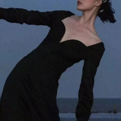 女生头像ɜ:老娘一个人也能活的很精彩~