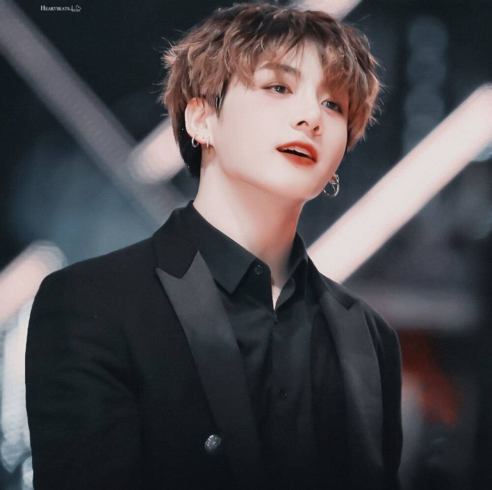 ʸᵒᵘ ᵃʳᵉ ᵃˢ ʷᵃʳᵐ ᵃˢ ᵗʰᵉ ˢᵘⁿˢᵉᵗ ᵍˡᵒʷ
Jungkook／田柾国
cr.Heartbeats_JK
©闵雨汐