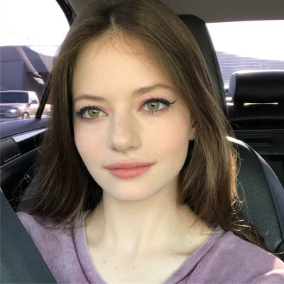 麦肯基·弗依（MackenzieFoy）美国影视演员、模特