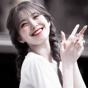 
    ：热恋105℃

  /白知宪/
原 GirlGroupCD