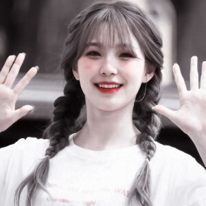 
    ：热恋105℃

  /白知宪/
原 GirlGroupCD