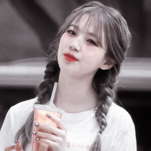 
    ：热恋105℃

  /白知宪/
原 GirlGroupCD