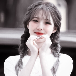 
    ：热恋105℃

  /白知宪/
原 GirlGroupCD