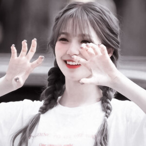 
    ：热恋105℃

  /白知宪/
原 GirlGroupCD